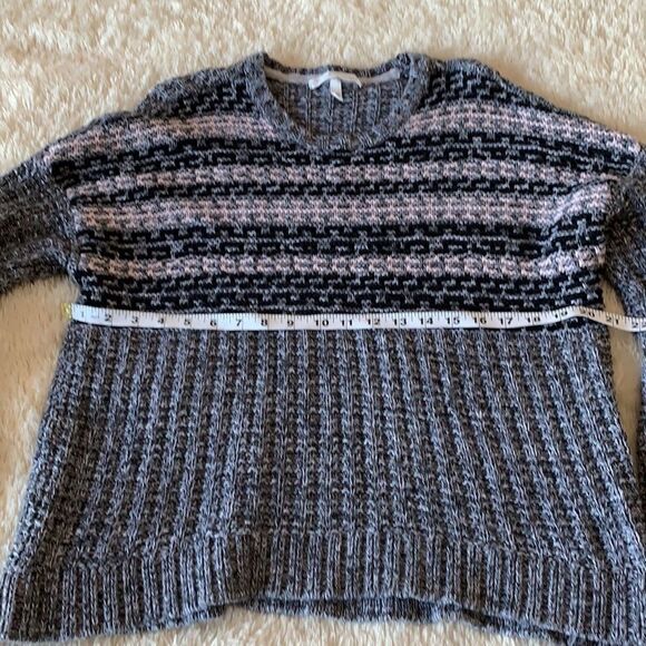 Victoria’s Secret sweater size Small - Picture 13 of 16